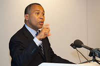 Governor Patrick announces the launch of the MassChallenge venture competition.